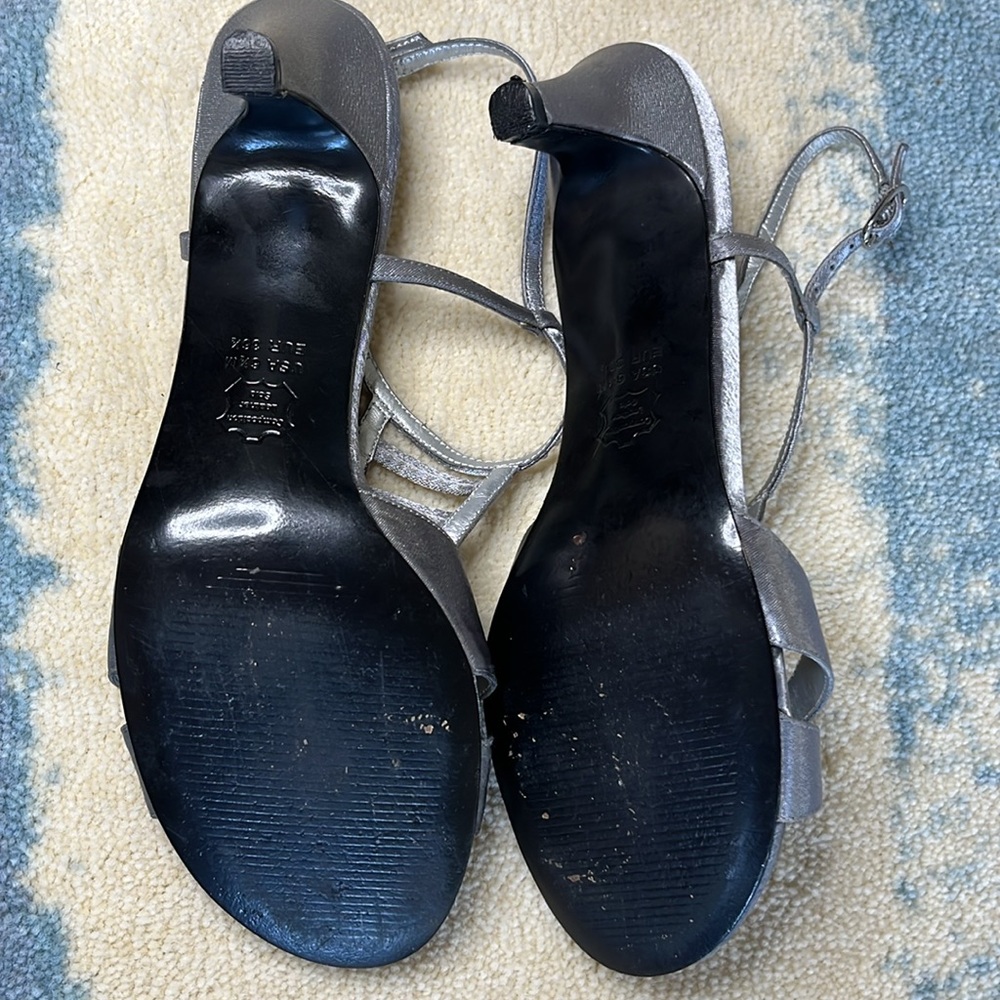 Adrianna Papell AMBER | open-toe heels in pewter size 6.5, w/ original box - Picture 10 of 13